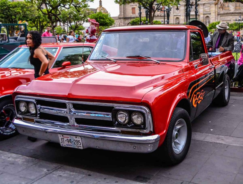 Авто, що їздять Гвадалахарою